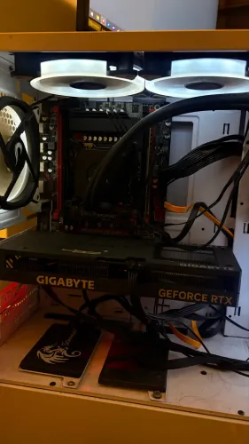 Pc gamer completo com RTX 4060 ti gigabyte triple fan (aceito ofertas e trocas!!!)