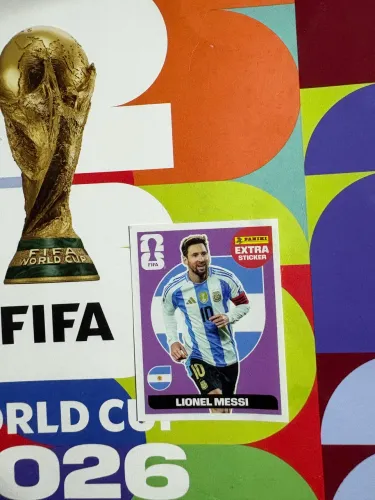 Figurinha legend lilás Messi & Christian Pulisic