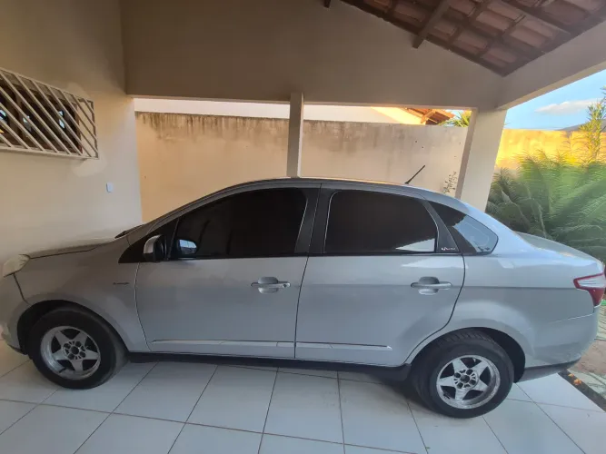Fiat Grand Siena Essence Dual. 1.6 Flex 16V 2013