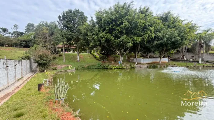 Chácara formada com lago em Sâo Roque, Cod: 358