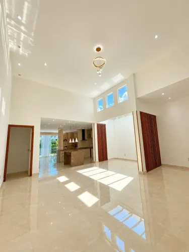 Linda casa térrea na Fase 1 do Condominio Alphaville em Resende