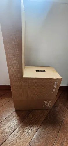 Soundbar Samsung HW-B450F 300W com Subwoofer Sem Fio (Nova/Lacrada)