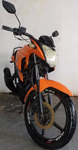 ? MOTO À VENDA ? LINDA, ESPORTIVA E PRONTA PARA RODAR !