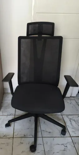 Cadeira de Escritório Ergonômica com Apoio de Cabeça