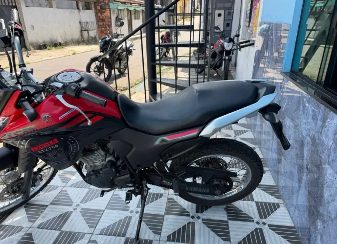 Moto lander 2024 
