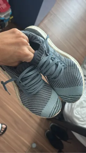 Adidas super confortável 34