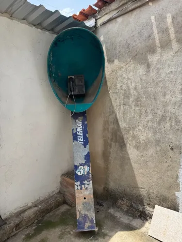 Vendo orelhão antigo completo