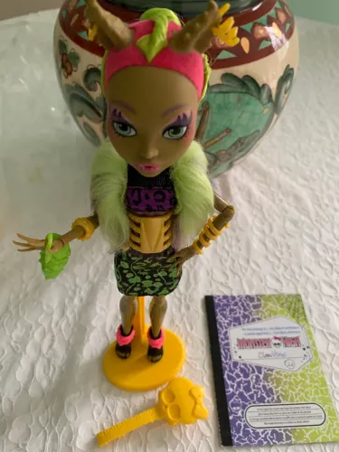 MONSTER HIGH CLAWVENUS