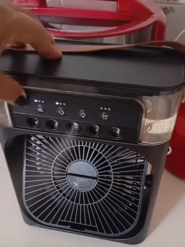 Mini Ar Condicionado Climatizador Umidificador Ventilador Agua E Gelo Com LED Portátil
