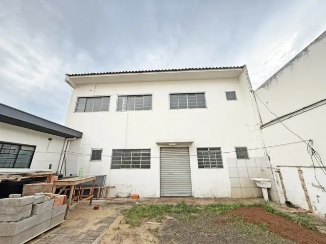 Sobrado para alugar no Jardim Higienópolis com 2 quartos em Maringá