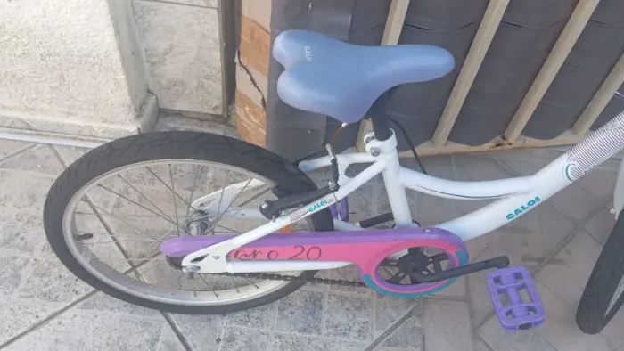 Bicicleta Caloi Ceci aro 20 em perfeito estado