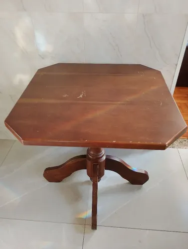 Mesa de madeira.