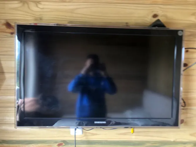 TV 42 SAMSUNG, NÃO É SMART.