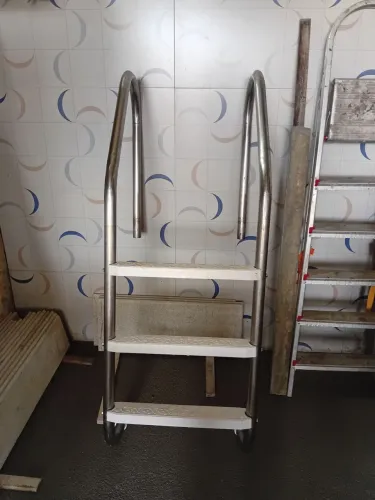 Escada para piscina