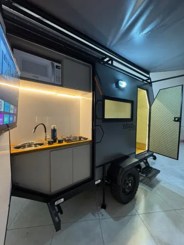 MINI TRAILER COM BANHEIRO