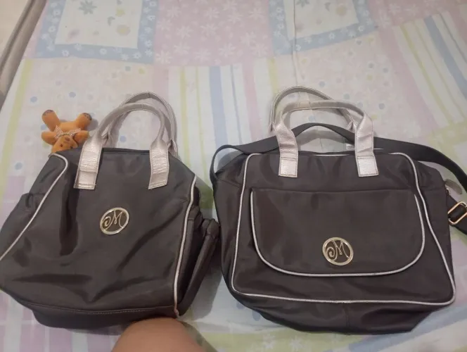 Vendo bolsas uma pequena e grande