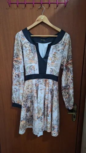 Vestido de manga comprida - Moderno e elegante