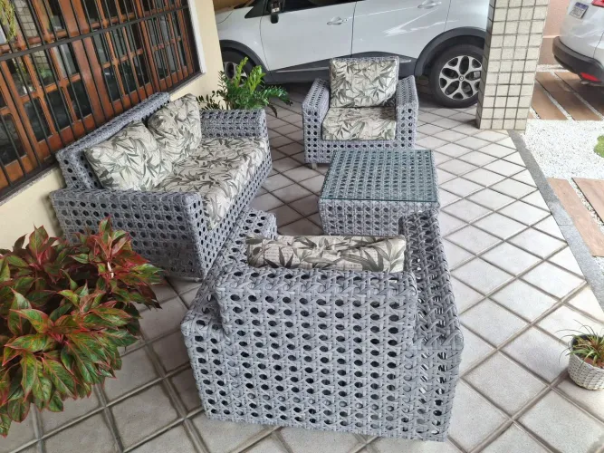 Conjunto Sofá, Poltrona e mesa de centro