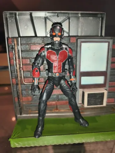MARVEL LEGENDS/ HOMEM FORMIGA