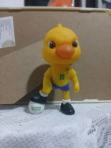 boneco canarinho copa