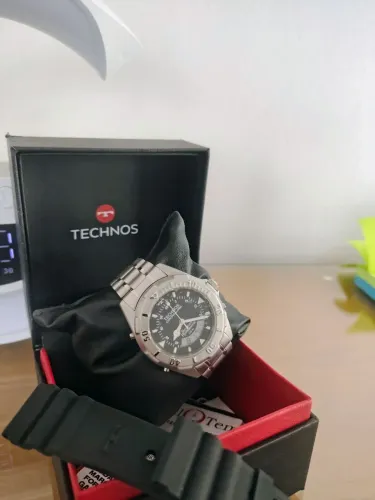 Relógio Technos Masculino Skydiver Prata<br><br>Skydiver Prata