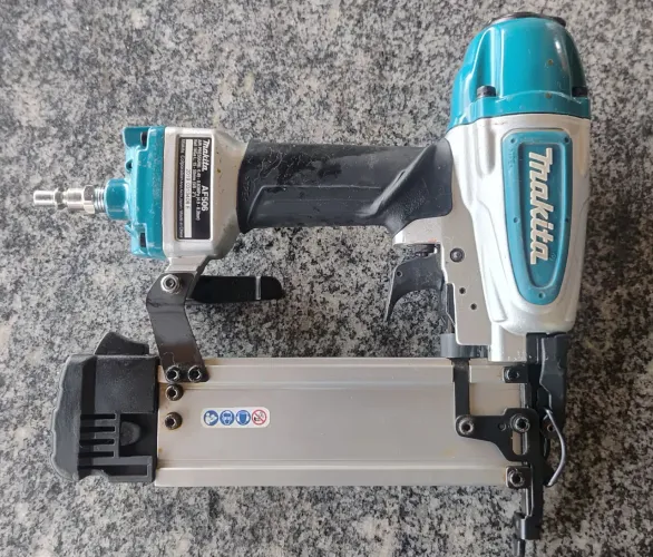 Pinador pneumático Makita capacidade de 15 a 50 mm tipo "F" - AF506<br>