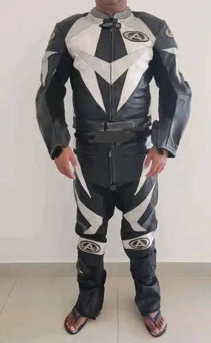 (11) 9.4178-9102 - Vendo roupa  motociclista masculino de couro da marca AVGSport