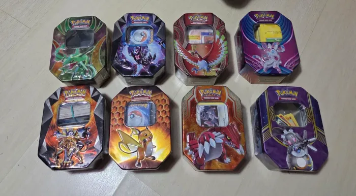 Latas pokemon com 8 unidades vazias 