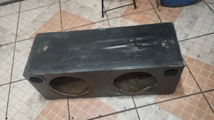 Caixa de som dupla com 2 auto falante de 12 bravos e cara preta