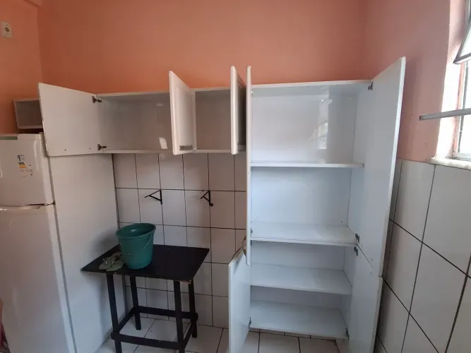 Vendo armário semi novo