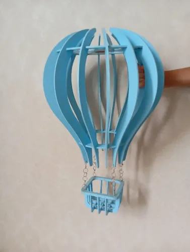 Pendente em formato de balão azul