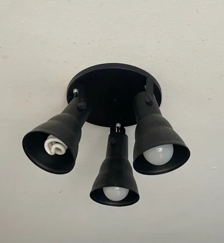 Lustre moderno preto