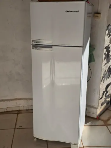 GELADEIRA FROST FREE 370 LITROS
