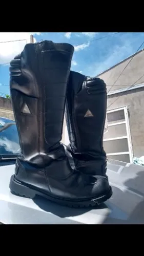 Bota militar 180 reais