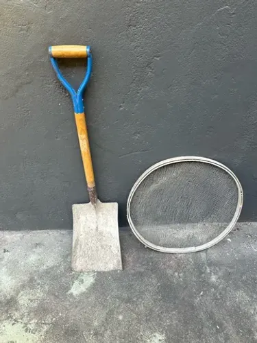 Pá e peneira