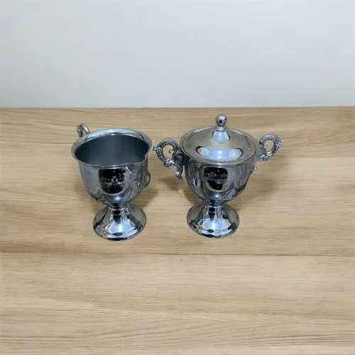 Conjunto de cálice e molheira 