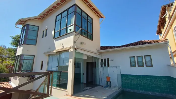 Casa venda em São João Nepomuceno MG.