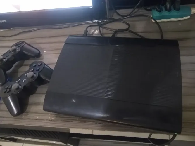 Ps3 modelo Super slim HD de 500gb !!