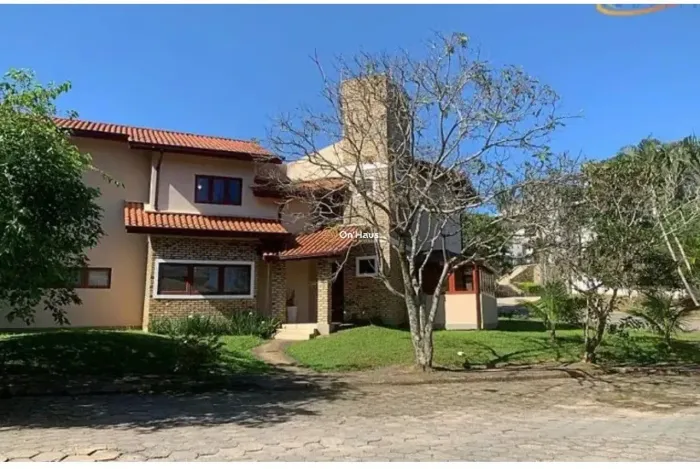 Casa para Locação em Condomínio no Rio Tavares | Florianópolis | 4 dormitórios