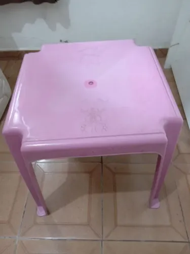 Mesinha e cadeira infantil