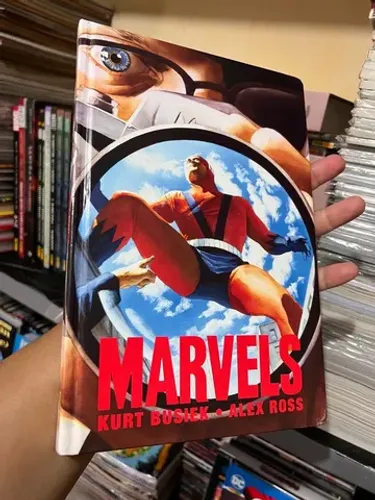 Marvels Kurt Busiek e Alex Ross