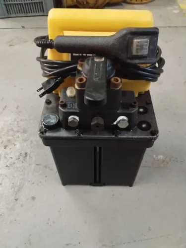 Vendo bomba elétrica Enerpac 