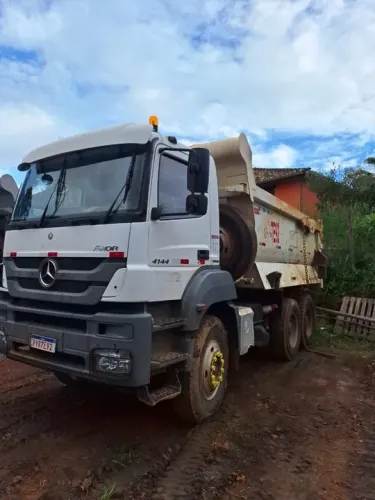MB 4144 ano 2016, 6x4, caçamba Rossetti de 16 ?, em MG