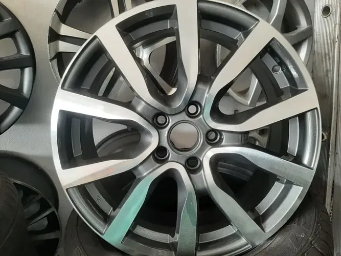 Roda aro 18 Esportiva Grafite com diamantado 5x112 Volkswagen Passat