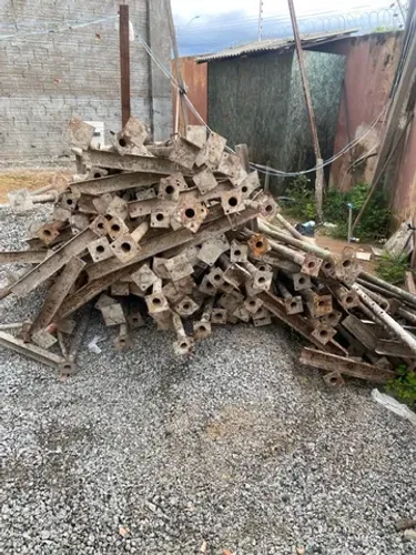 Vendo ou Aluga se escoras