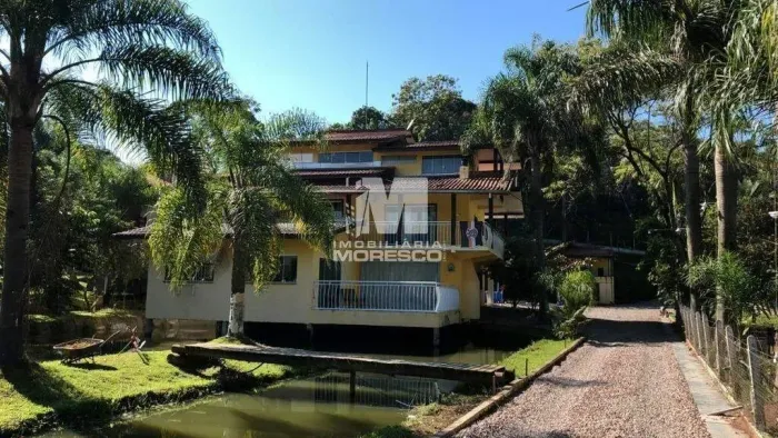 Sítio/Chácara à venda no bairro Barracão