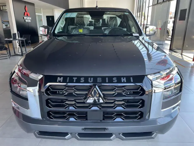 TRITON HPE 2.4 CD 4X4 TB O KM 2026