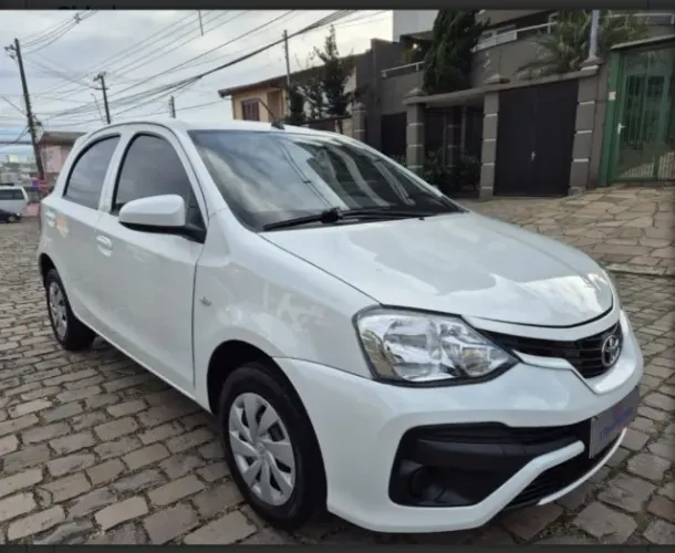 Toyota Etios X 1.3 Flex 16V 5P Mec. 2019 a/c troca maior e menor valor