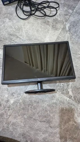 Monitor Led 20 polegadas, 3Green, monitor funcionando, tela branca ao ligar e desligar