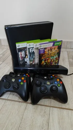 Xbox 360 Slim 